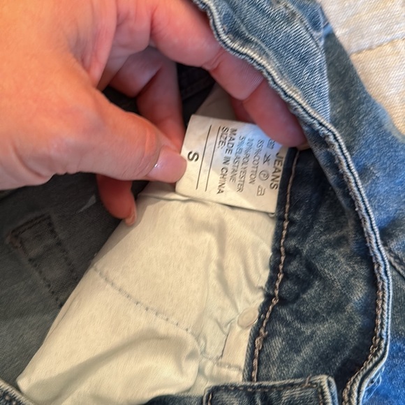 Shorts - Picture 3 of 3